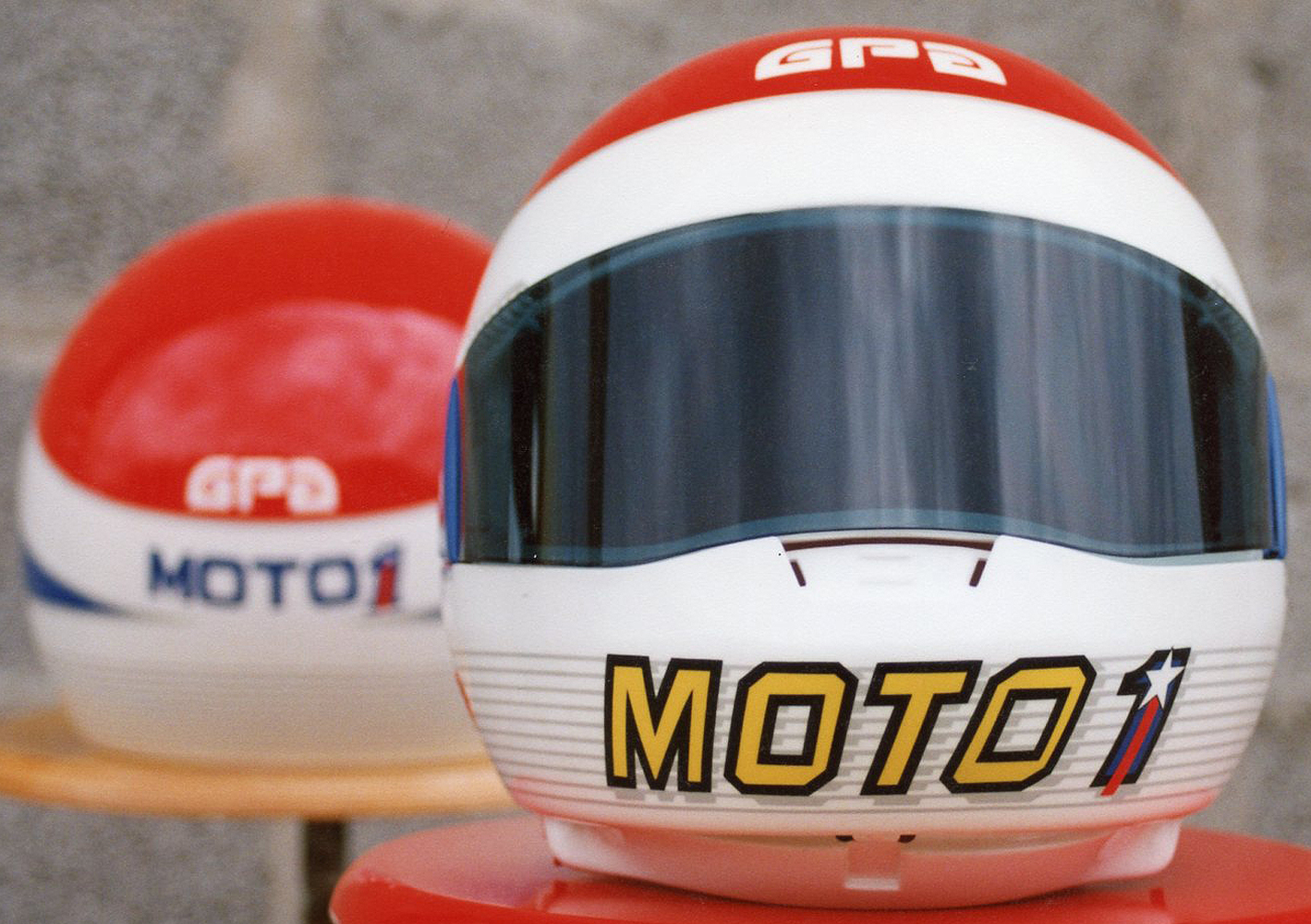 Moto1x2logoface1990